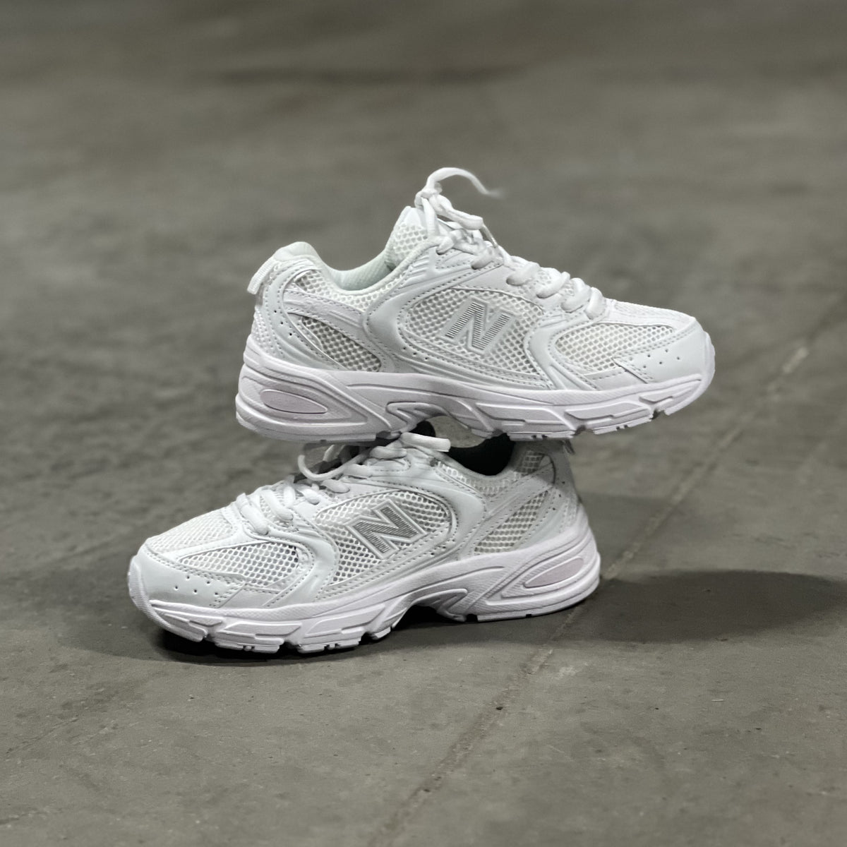 new balance 530 triple white