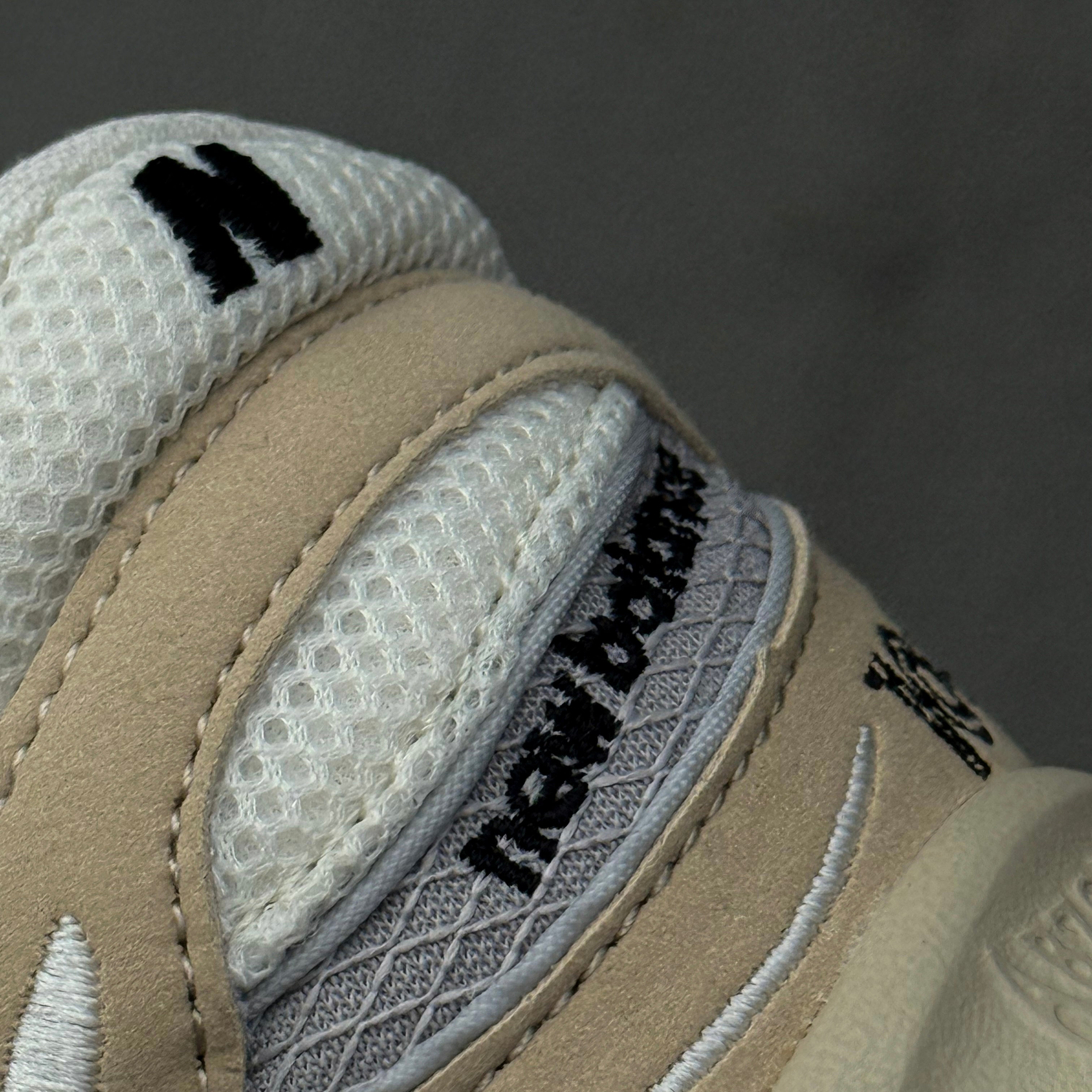 NEW BALANCE 1000 / INCENSE BLACK