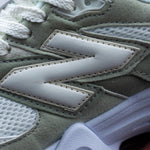 NEW BALANCE 9060 / GARTER SNAKE PEARL
