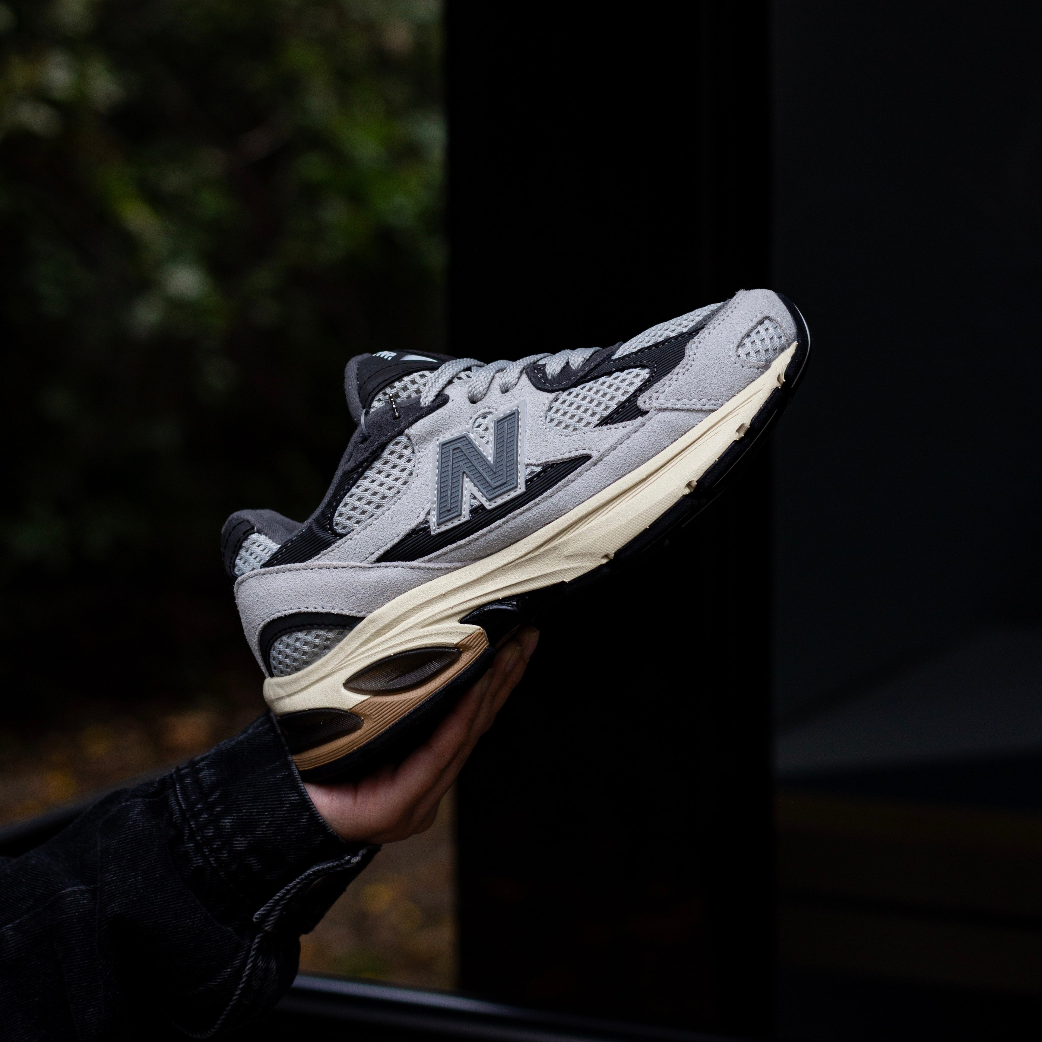 NEW BALANCE 2010 / CREAM GREY