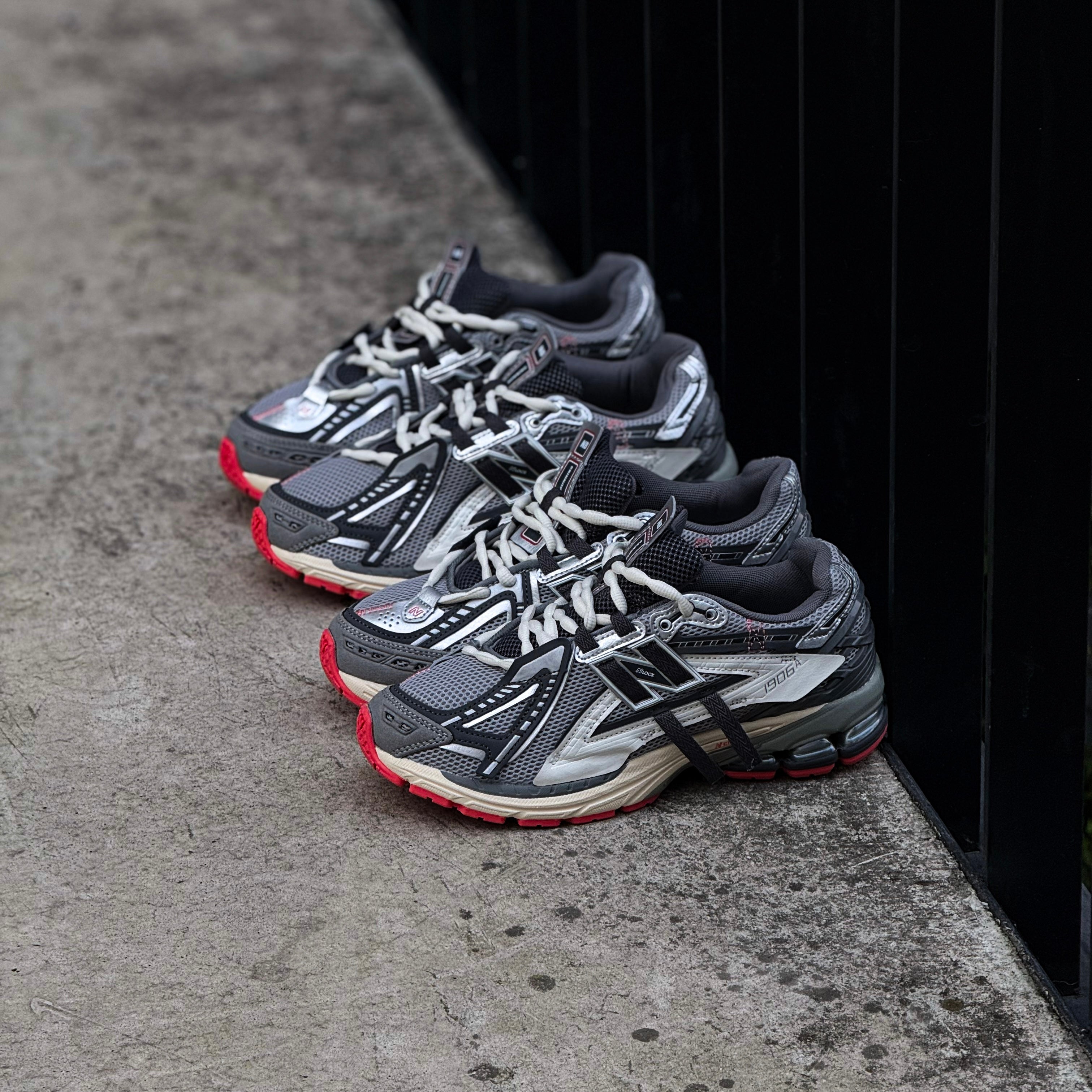 NEW BALANCE 1906A / SLATE GREY DRIFT RED