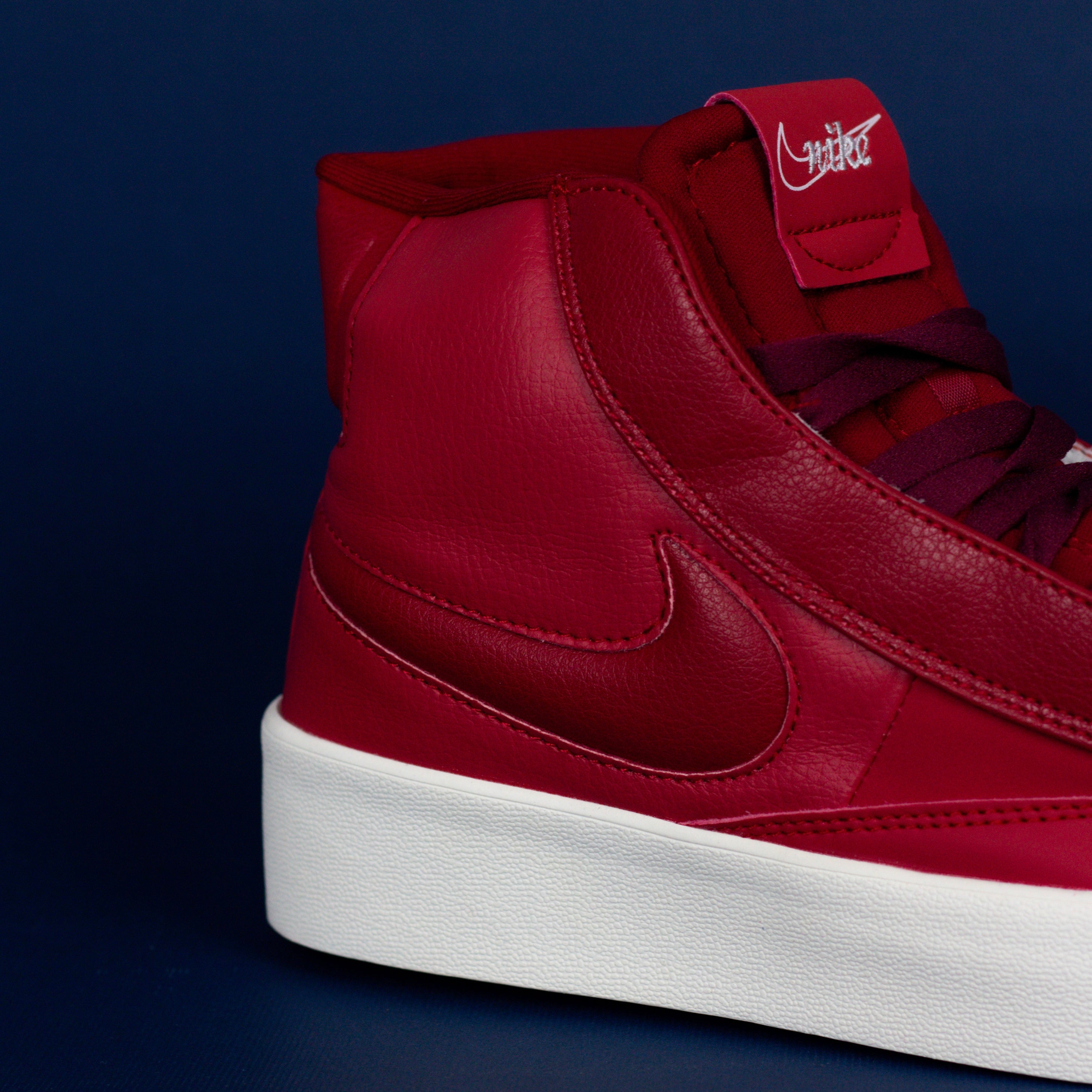 NIKE BLAZER MID VICTORY / RED