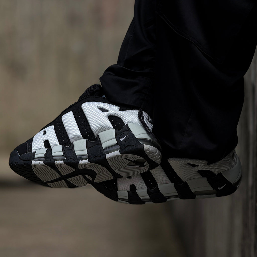 NIKE AIR MORE UPTEMPO LOW / BLACK PHOTON