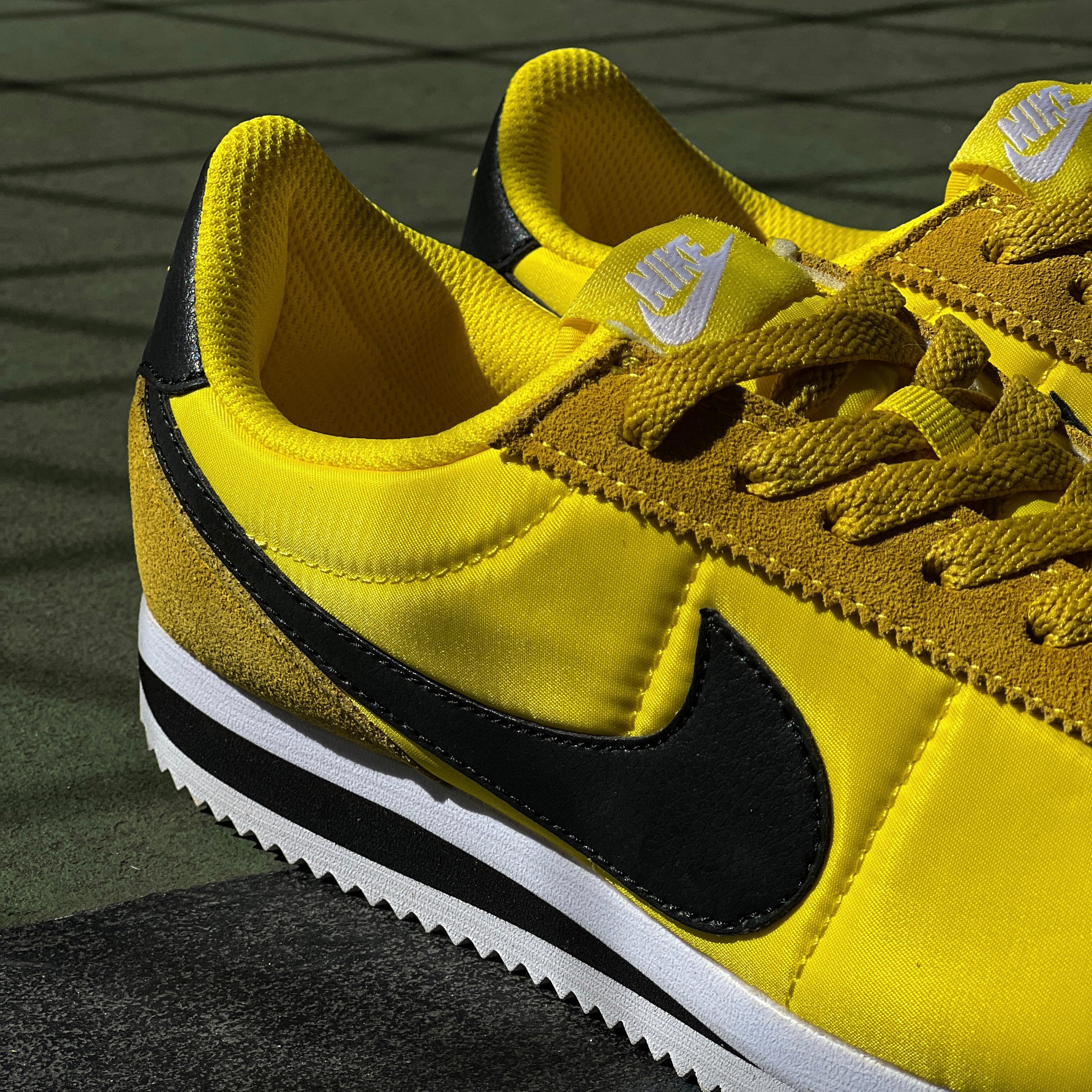 NIKE CORTEZ / VIVID SULFUR
