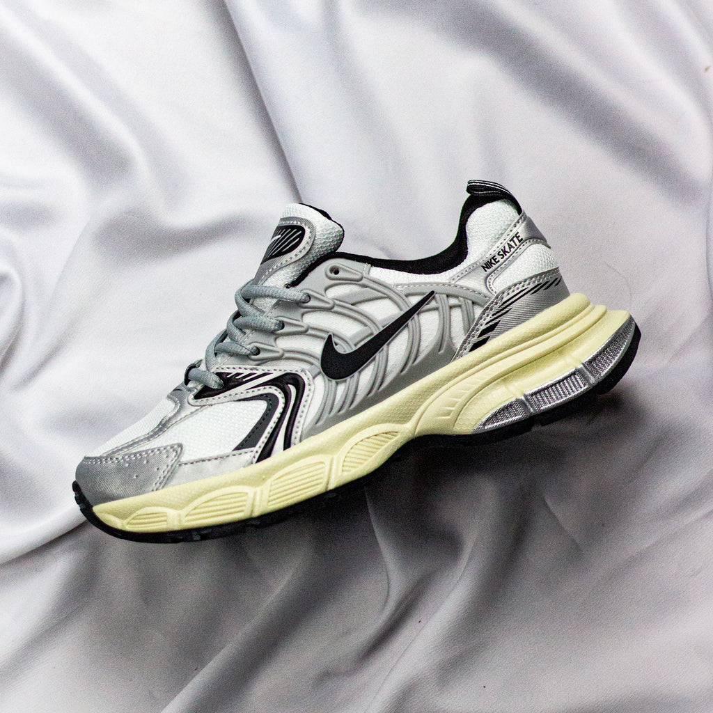 NIKE SKATE / GREY