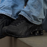 NIKE SHOX R4 / BLACK