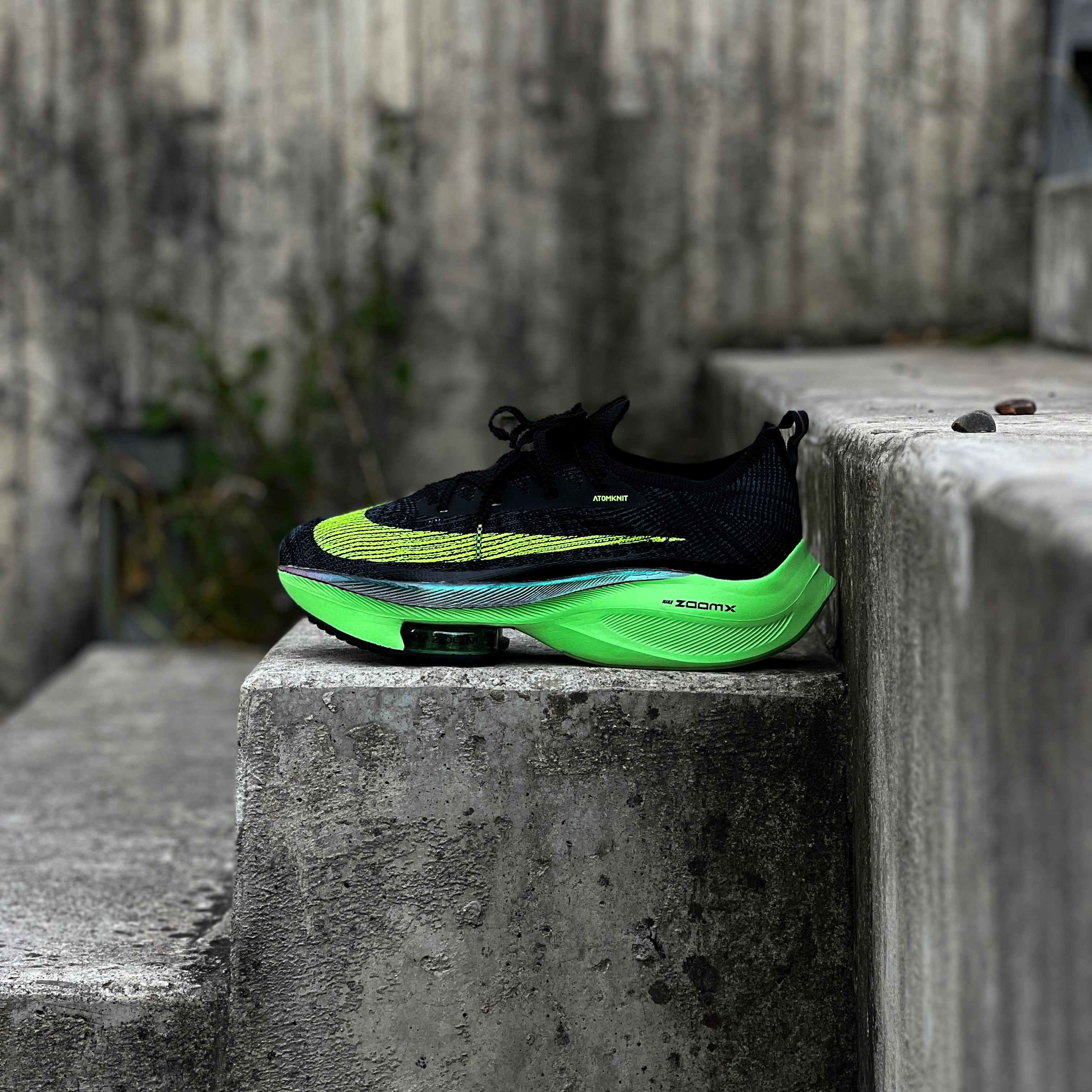 NIKE AIR ZOOM ALPHAFLY / BLACK ELECTRIC GREEN
