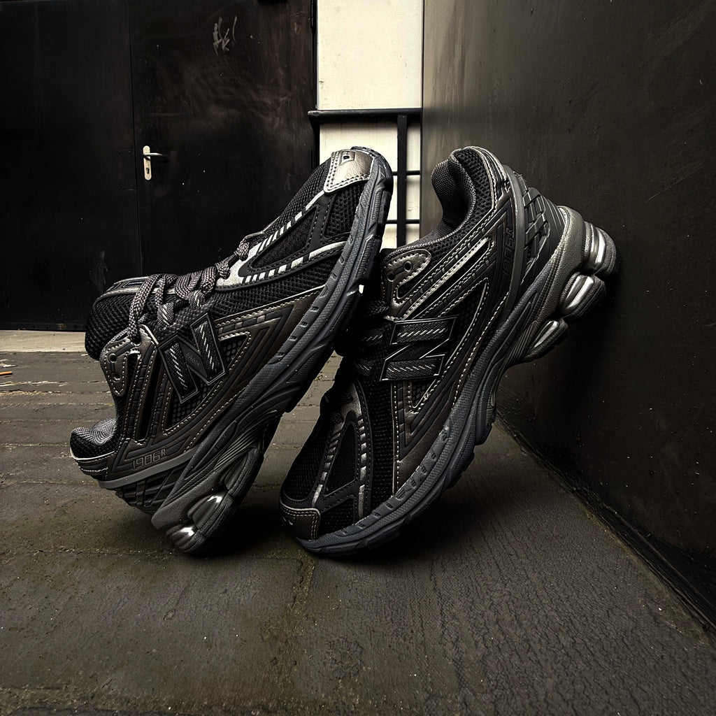 NEW BALANCE 1906R / BLACK SILVER