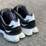 NEW BALANCE 9060 / BLACK WHITE