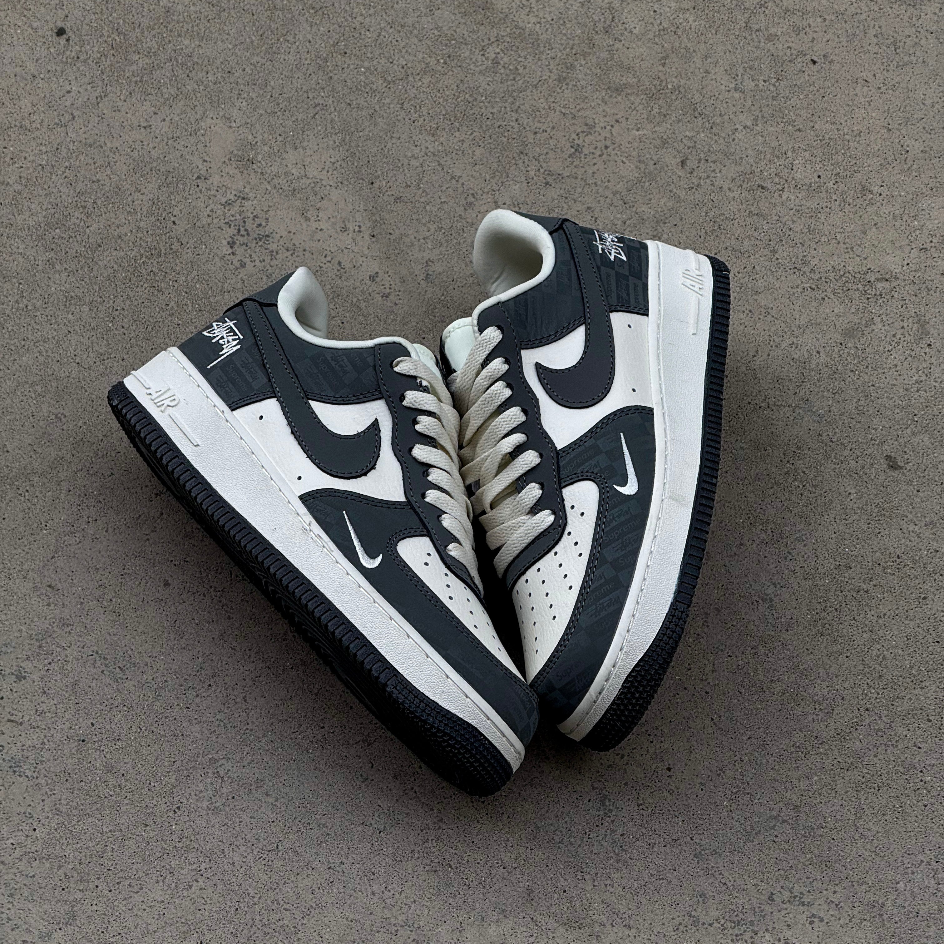 NIKE AIR FORCE ONE / STUSSY GREY