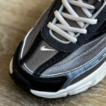 NIKE INTIATOR / ANTHRACITE METALLIC COOL GREY