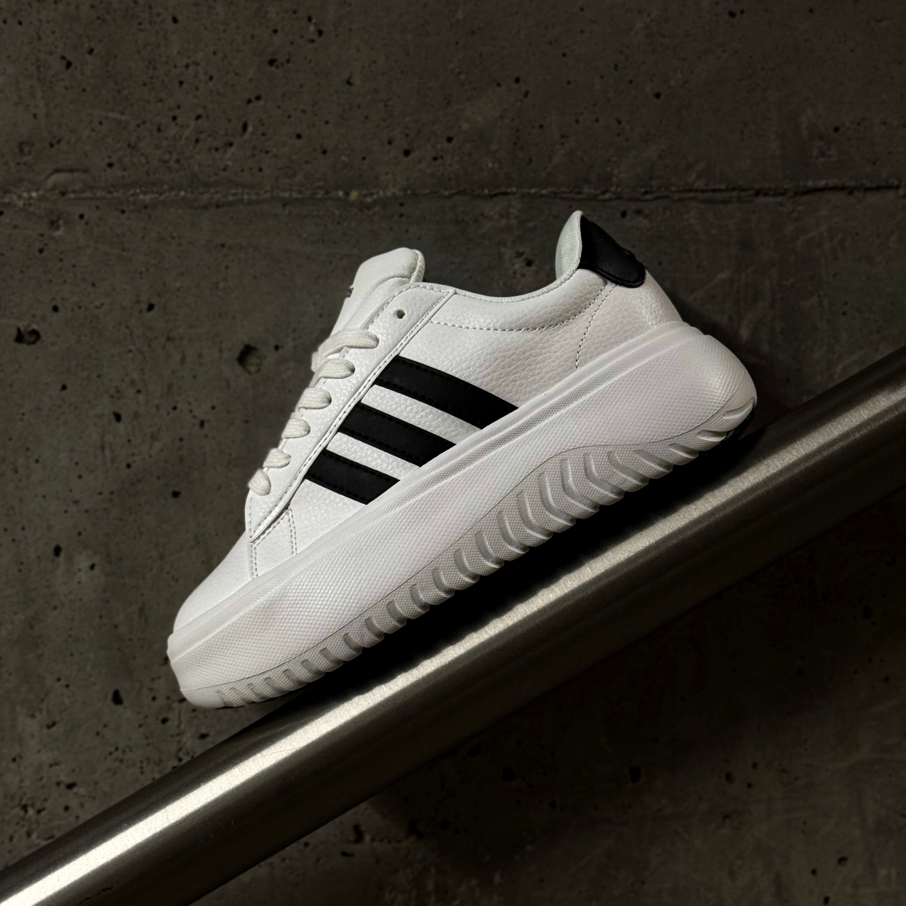 ADIDAS GRAND COURT PLATFORM / CLOUD WHITE BLACK