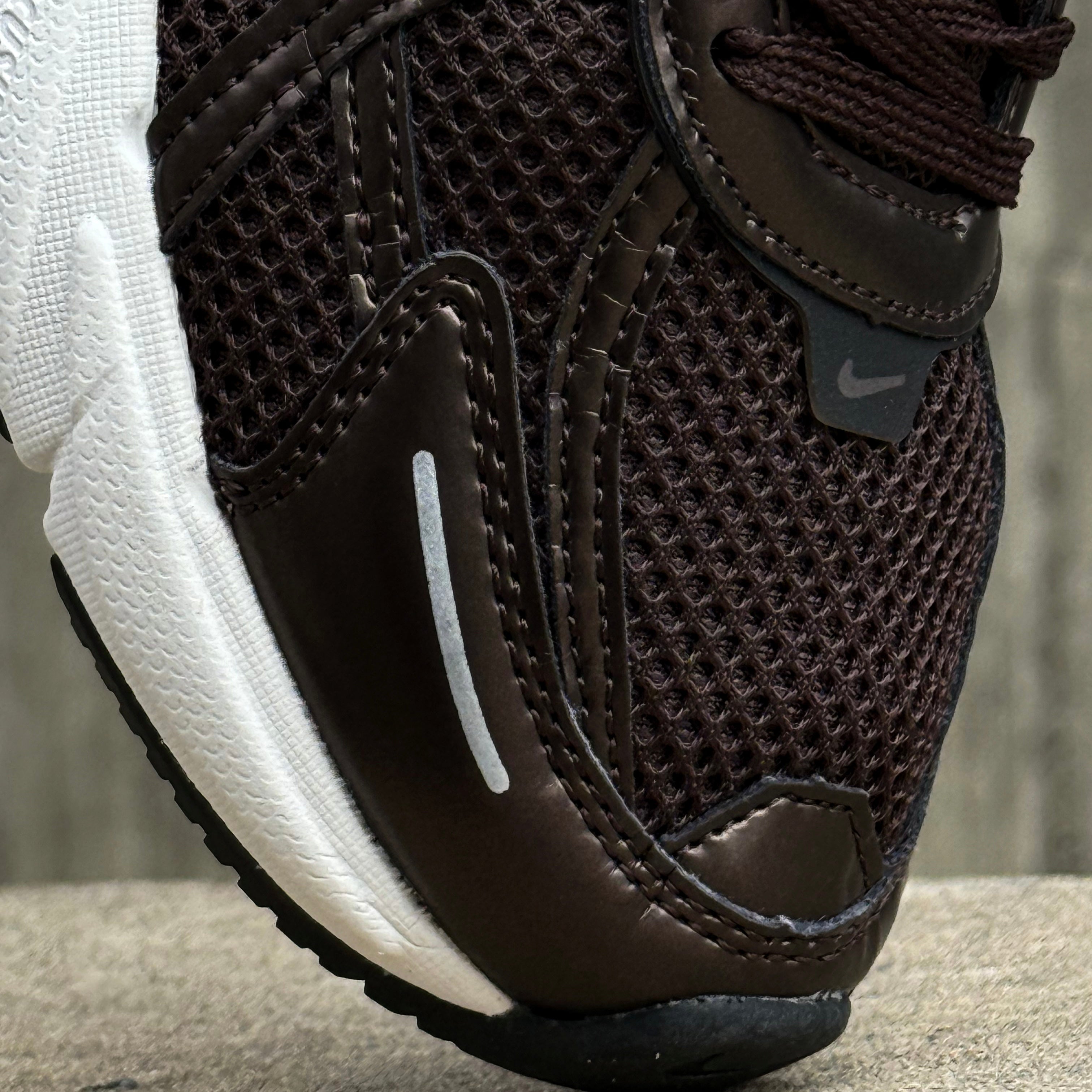 NIKE V2K RUN / VELVET BROWN WHITE BLACK