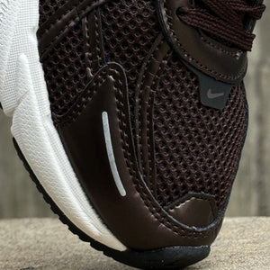 NIKE V2K RUN / VELVET BROWN WHITE BLACK