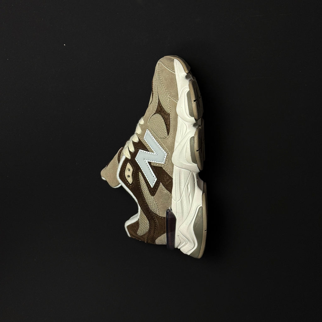 NEW BALANCE 9060 / BROWN BEIGE