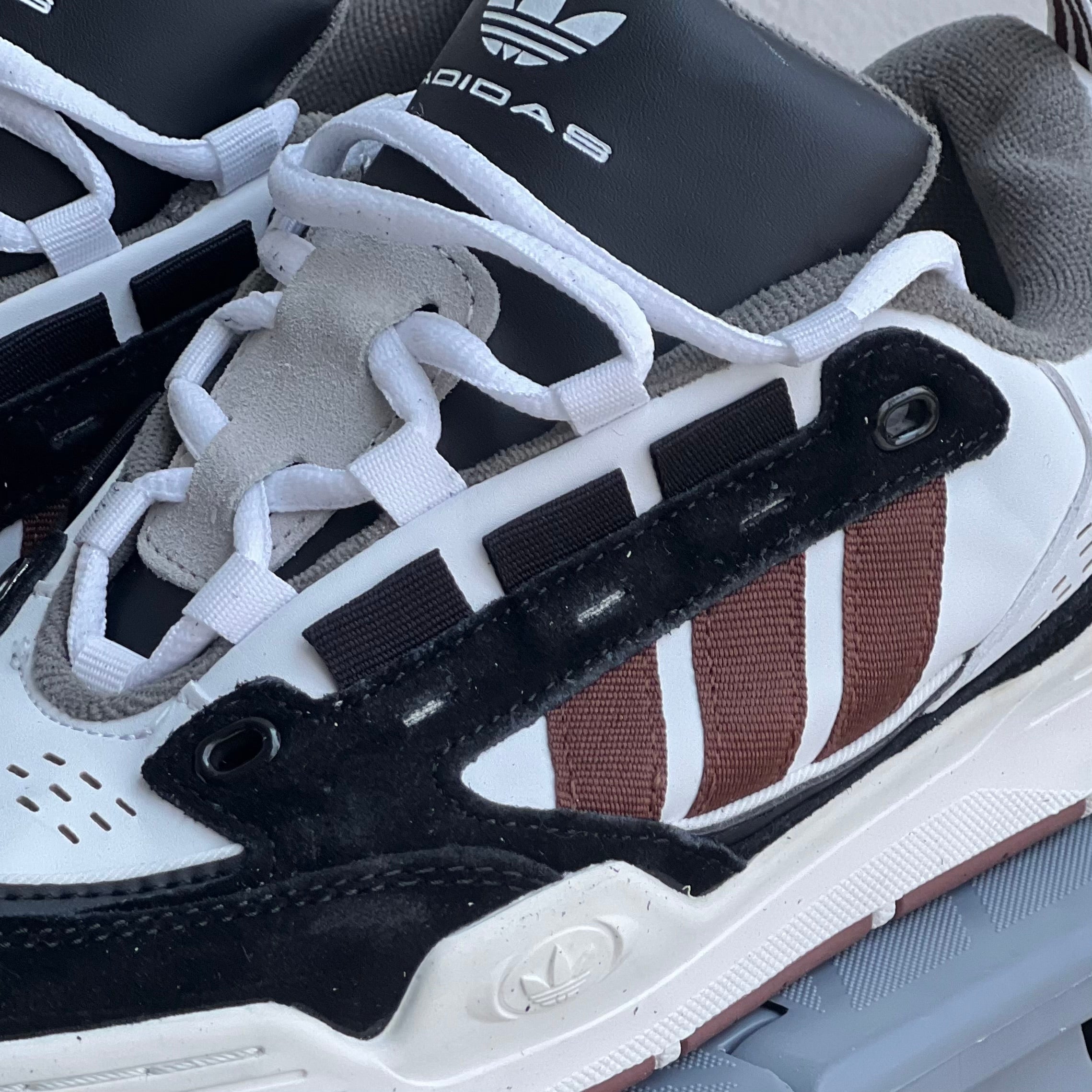 ADIDAS ADI2000 / BLACK MAROON