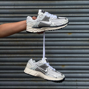 NIKE ZOOM VOMERO 5 / GREY