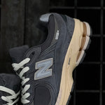 New Balance 2002R / Dark grey