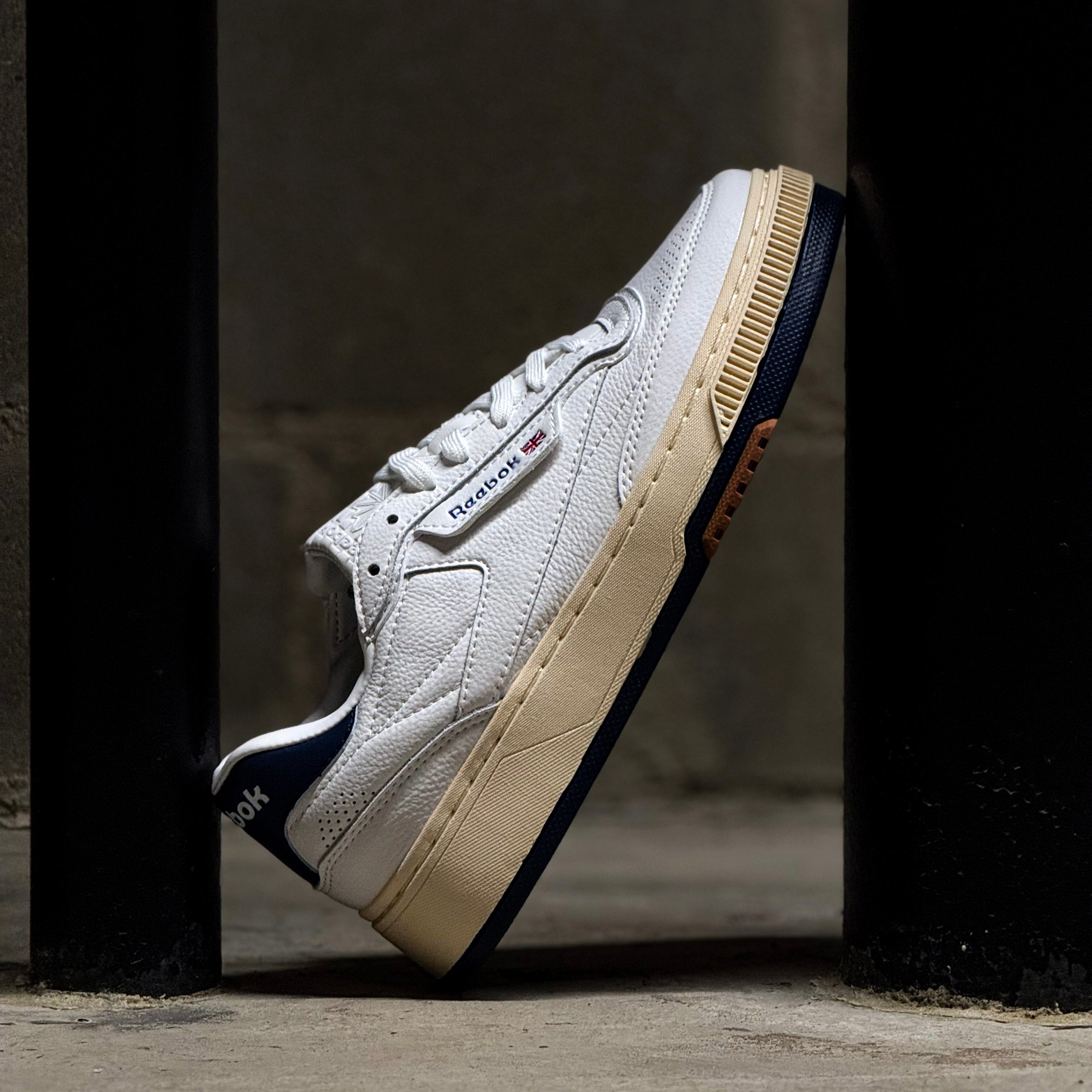 REEBOK CLUB C LTD / VINTAGE  WHITE NAVY