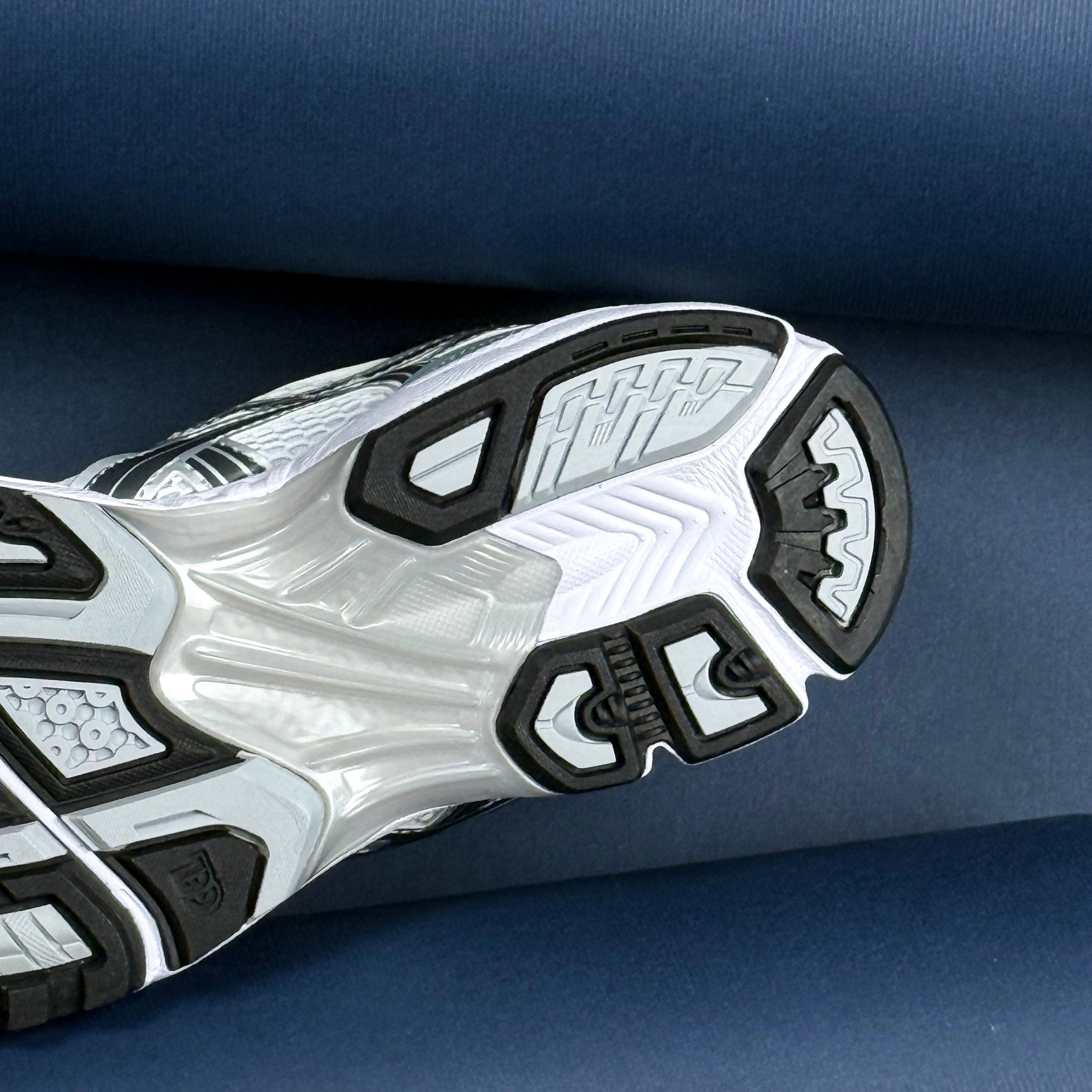 ASICS GEL-kayano 14 / WHITE FJORD GREY
