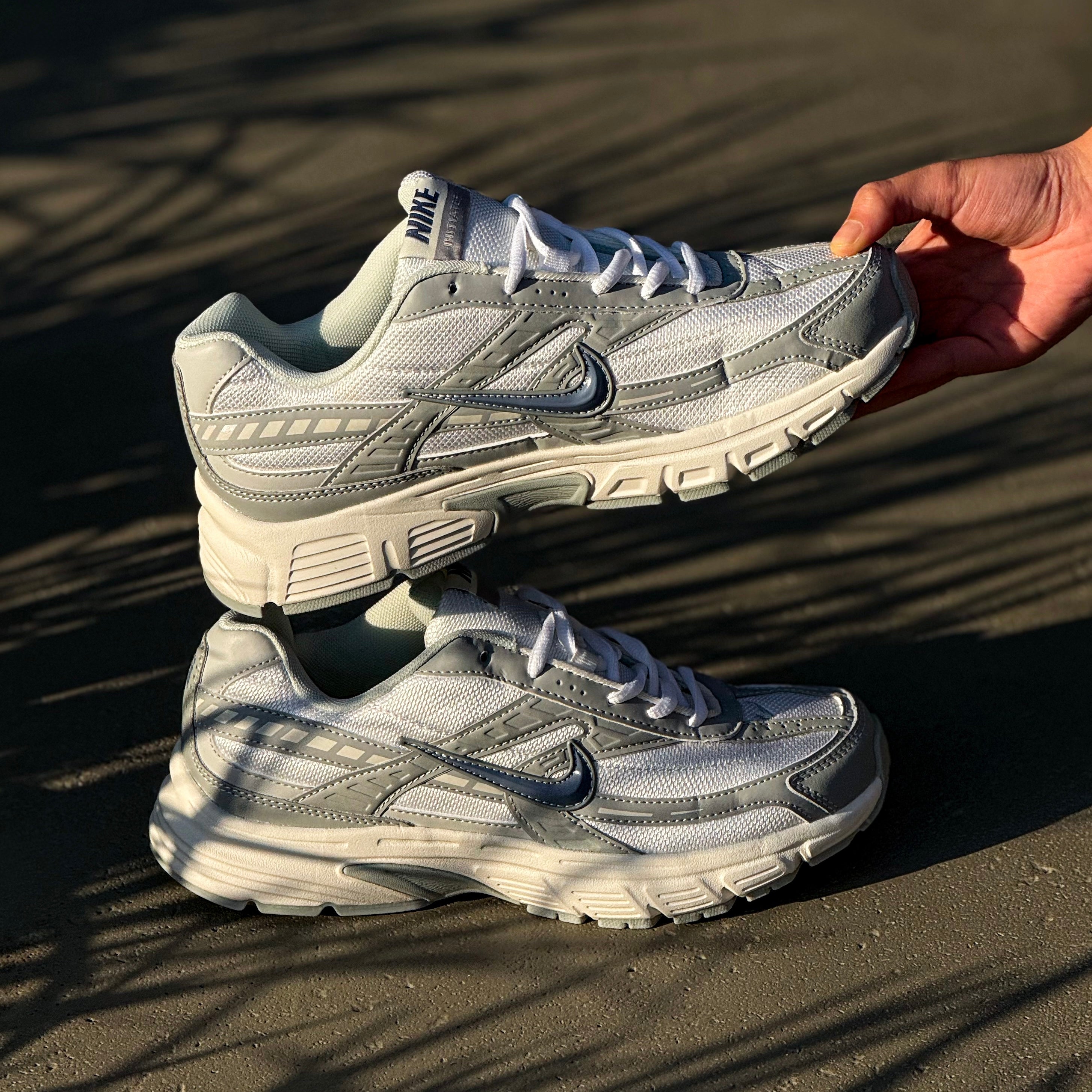 NIKE INTIATOR / PHANTOM LIGHT BONE