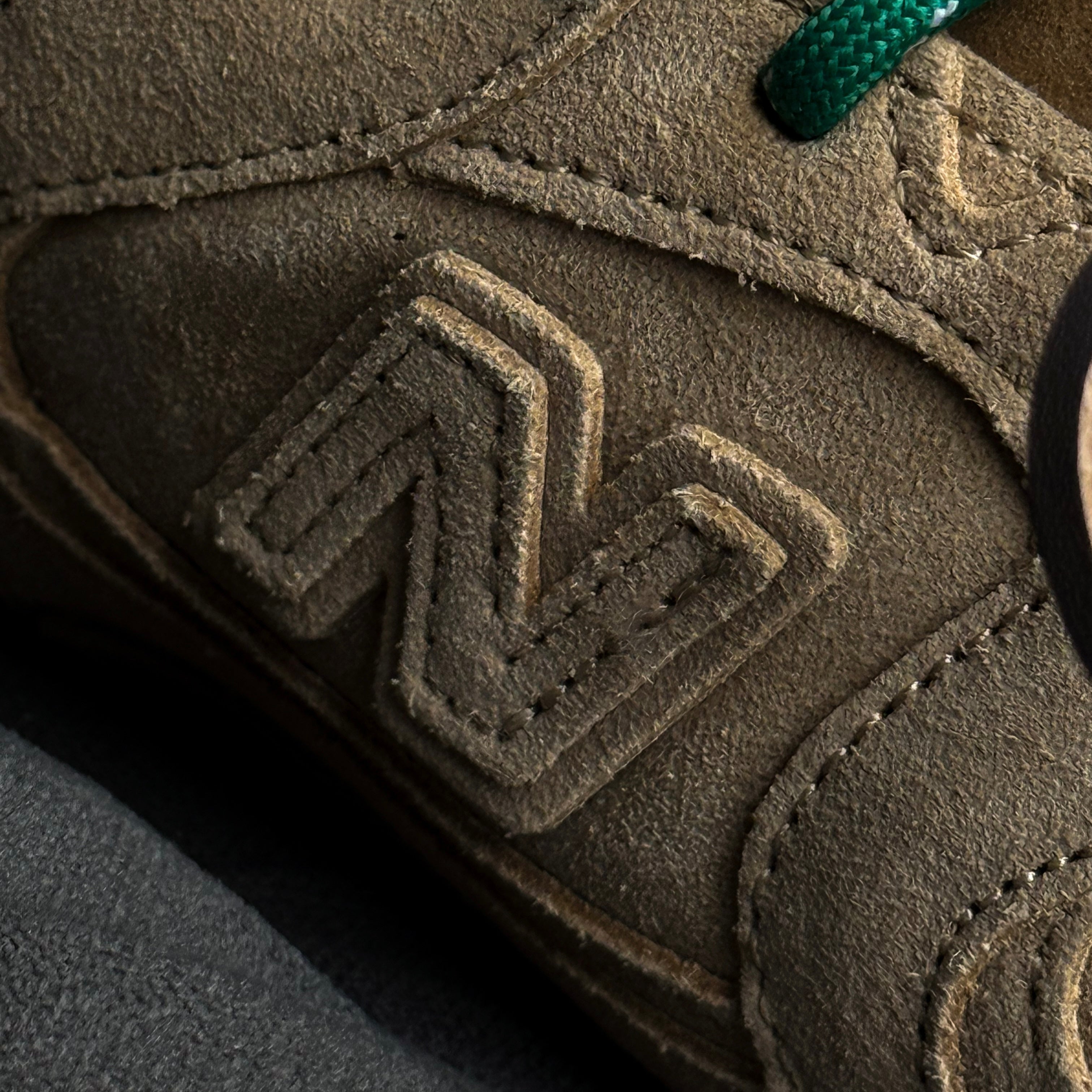 NEW BALANCE 530 SL / MIU MIU ECRU