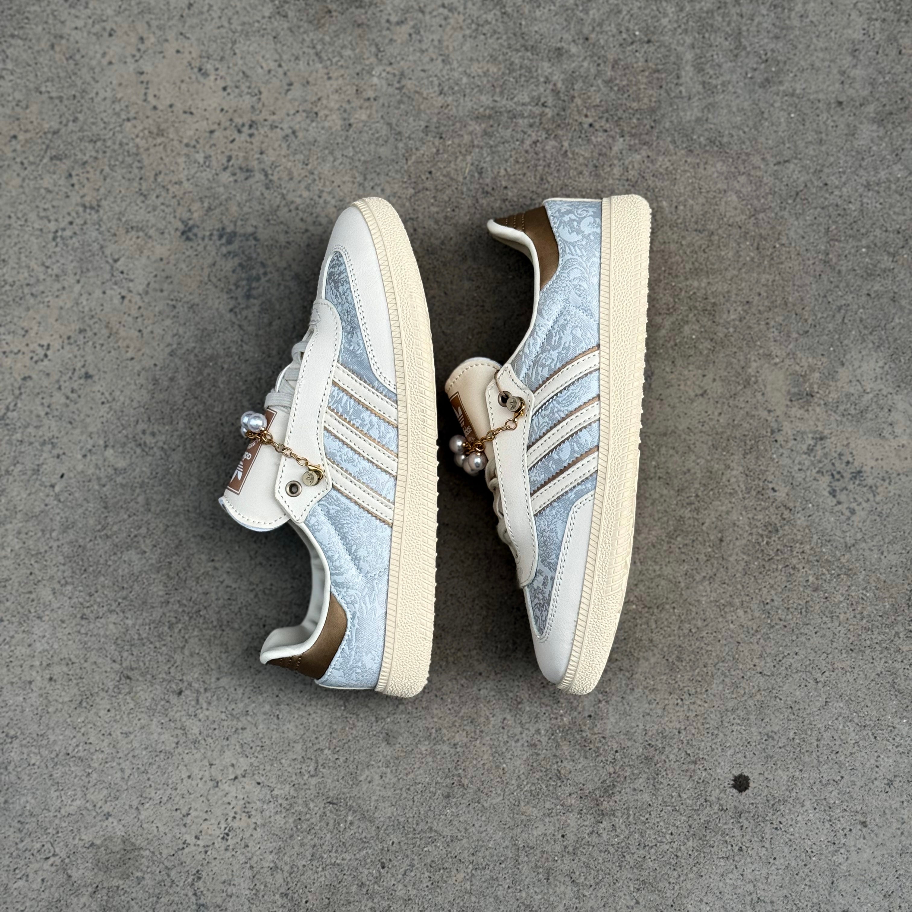 ADIDAS SAMBA OG / WHITE PEARL