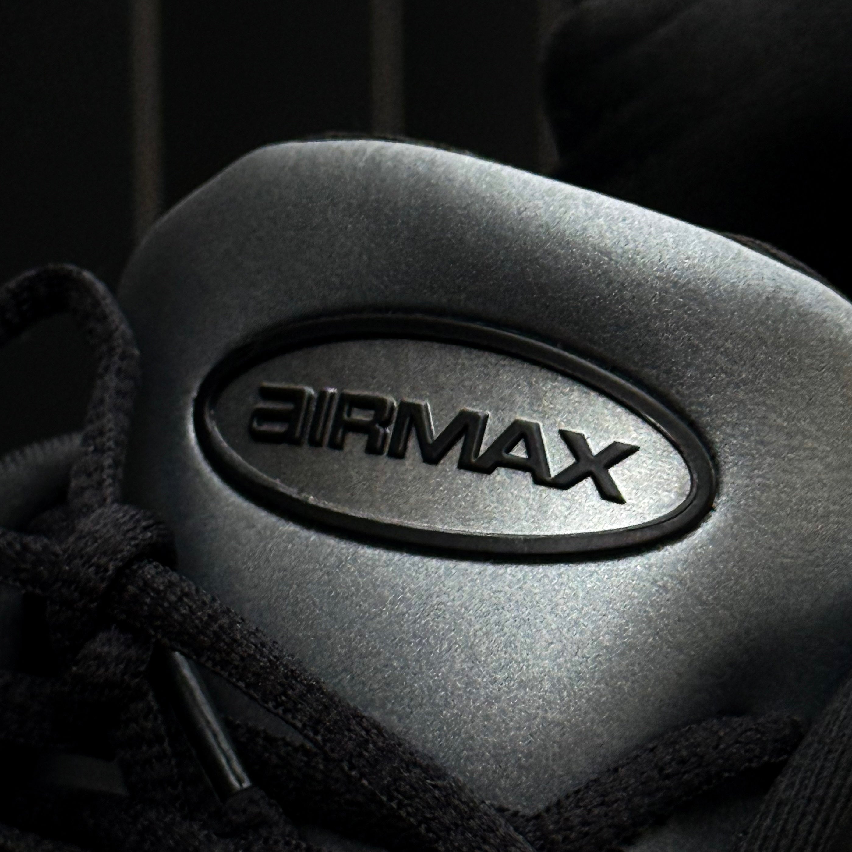 NIKE AIR MAX DN8 / BLACK METALLIC DAR GREY