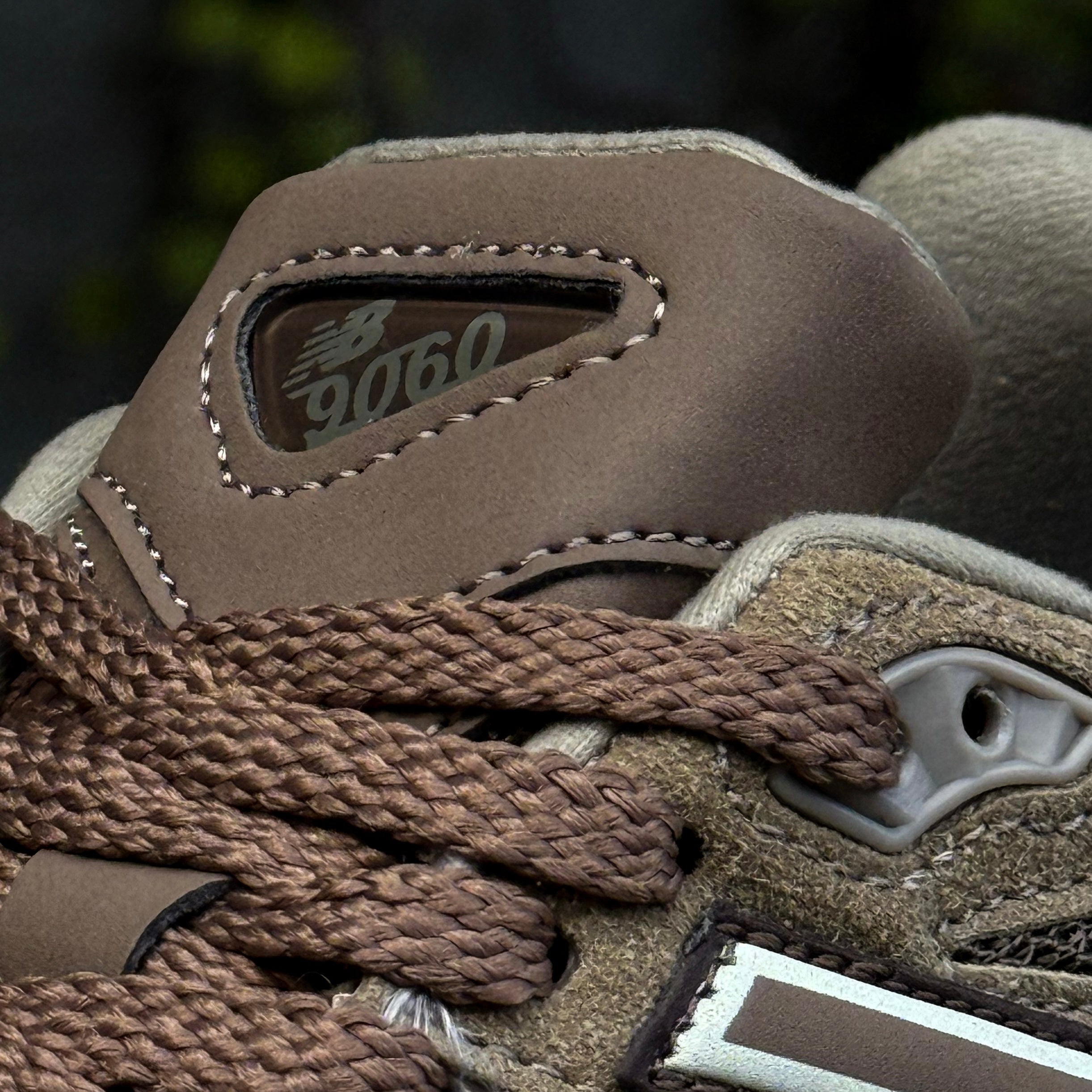 NEW BALANCE 9060 / MUSHROOM TIMBERWOLF