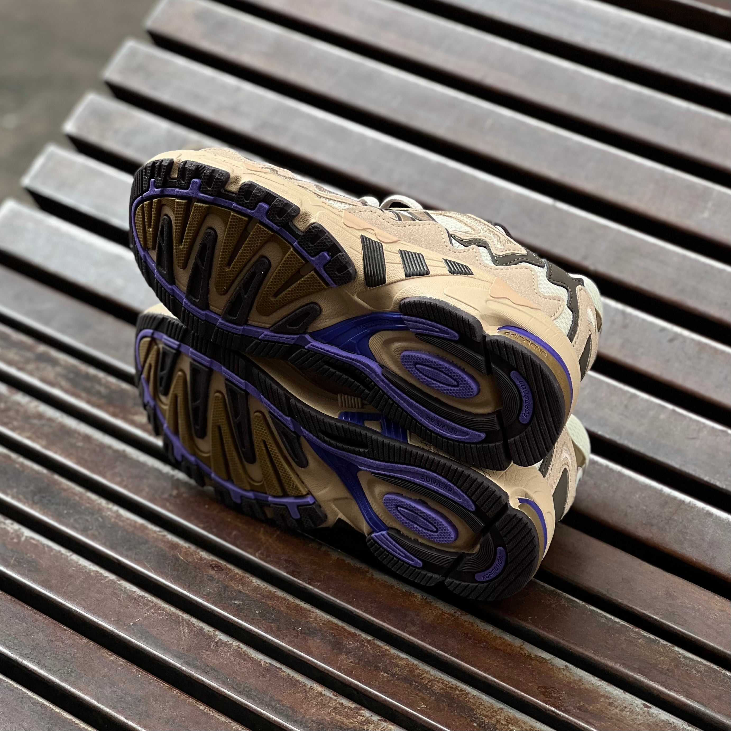 ADIDAS RESPONSE CL / BAD BUNNY PASO FINO