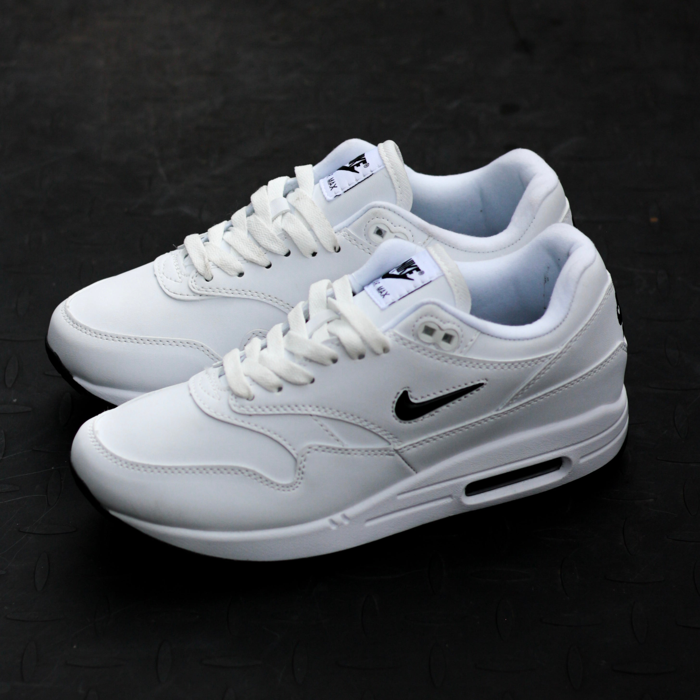 NIKE AIR MAX 1 PREMIUM / WHITE BLACK