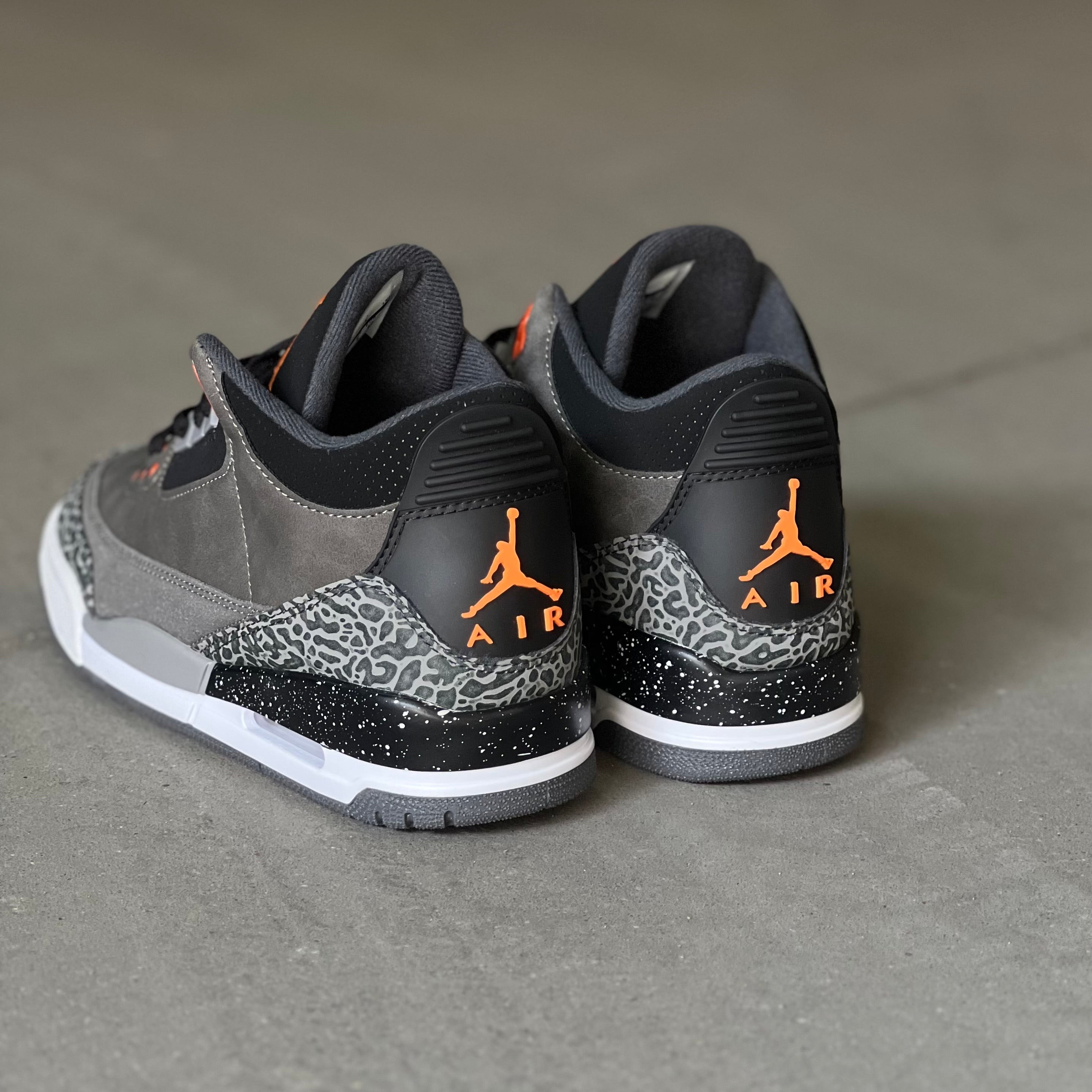 AIR JORDAN 3 RETRO / FEAR PEACK