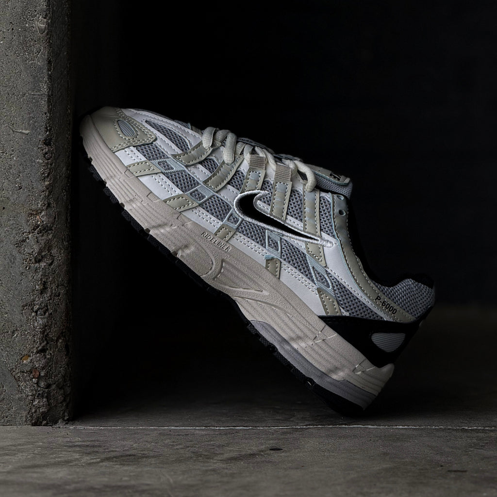 NIKE P-6000 / PLATINUM TINT BLACK