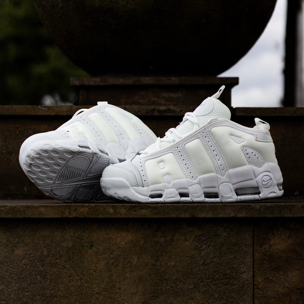 NIKE AIR MORE UPTEMPO LOW / TRIPLE WHITE