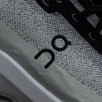 ON RUNNING CLOUDTILD / BLACK IVORY
