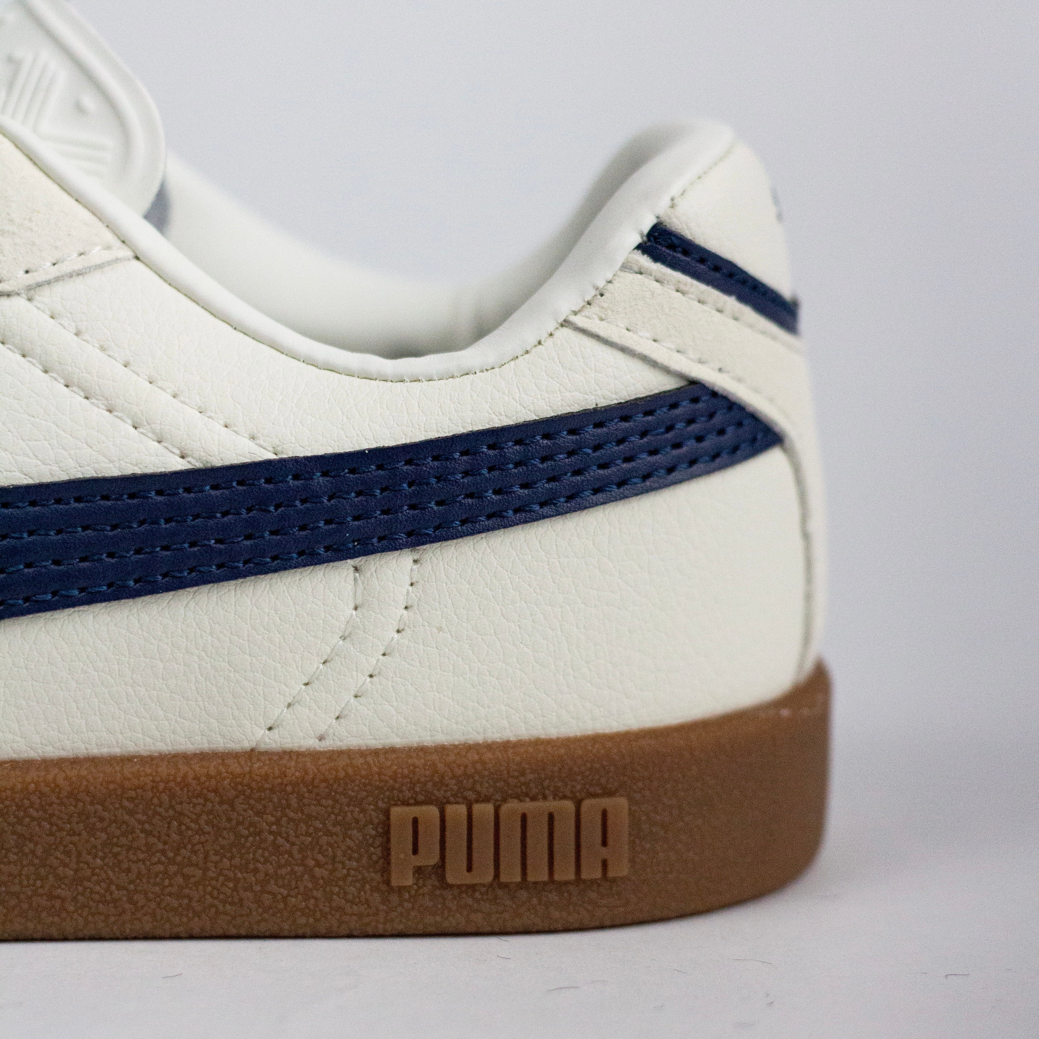 PUMA / WHITE BLUE