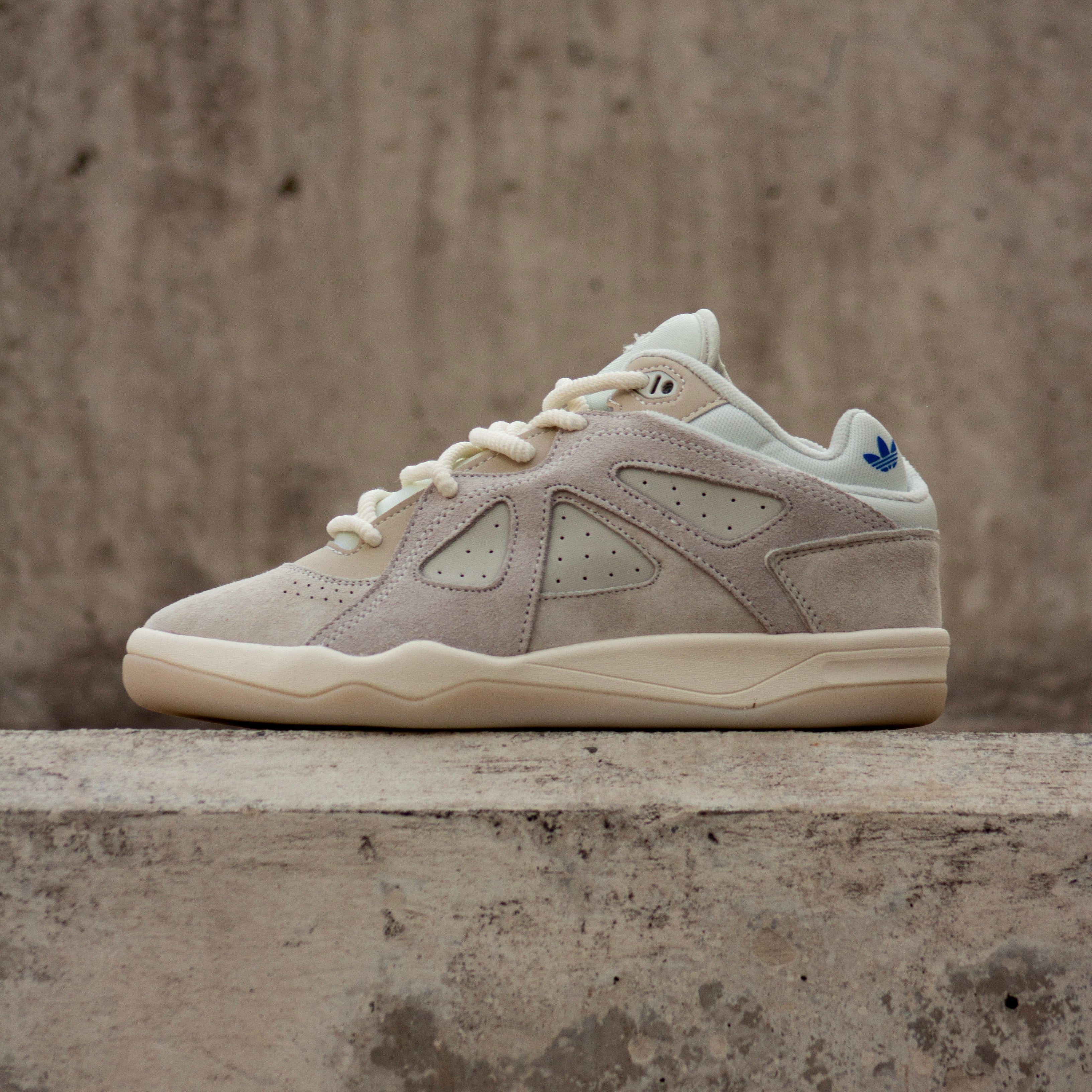 ADIDAS BADBO 1.0 / BAD BUNNY RESILENCE – SKYWEAR