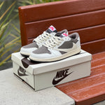 AIR JORDAN 1 LOW OG SP / TRAVIS SCOTT MOCHA