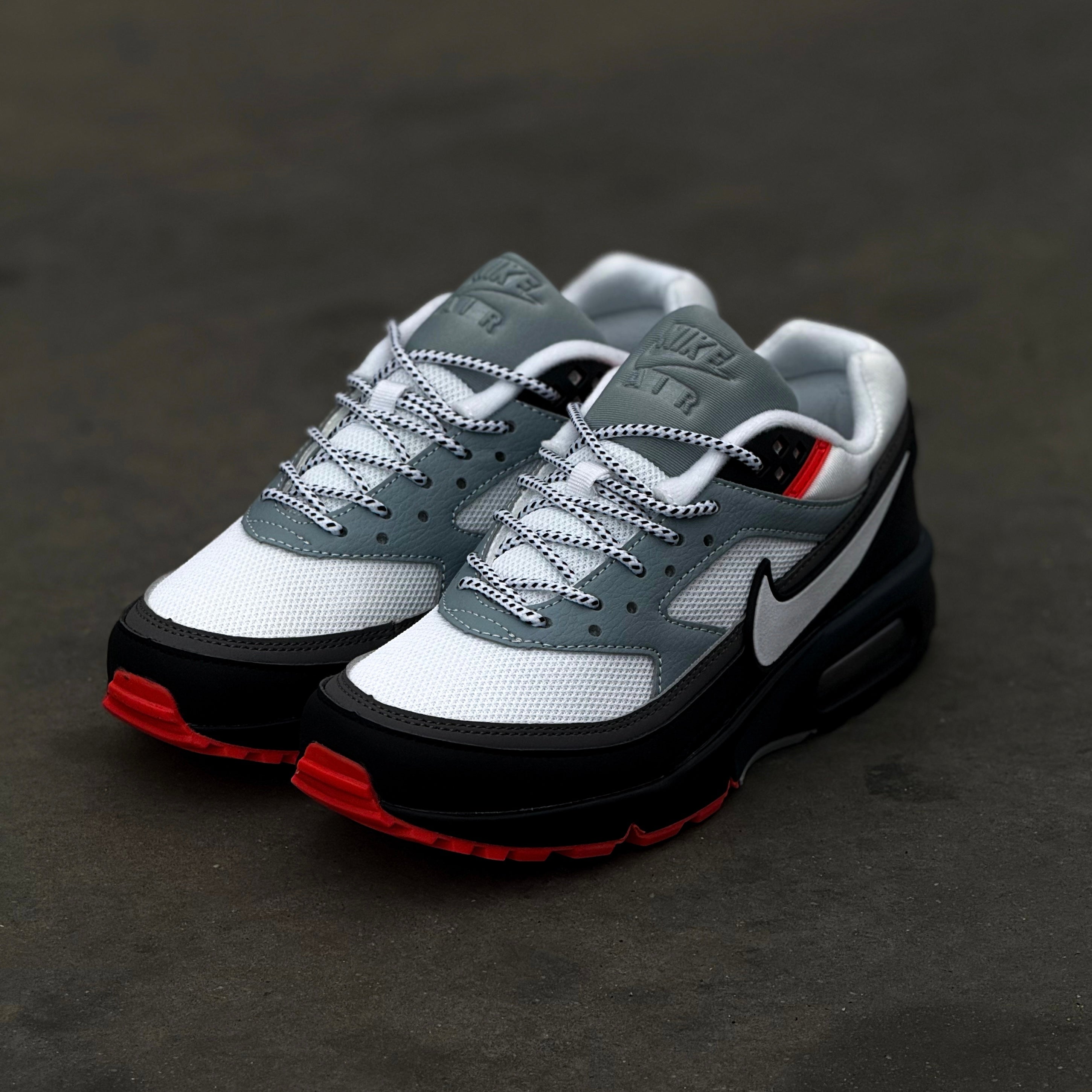 NIKE AIR MAX BW / BLACK WHITE