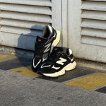 NEW BALANCE 9060 / BLACK WHITE