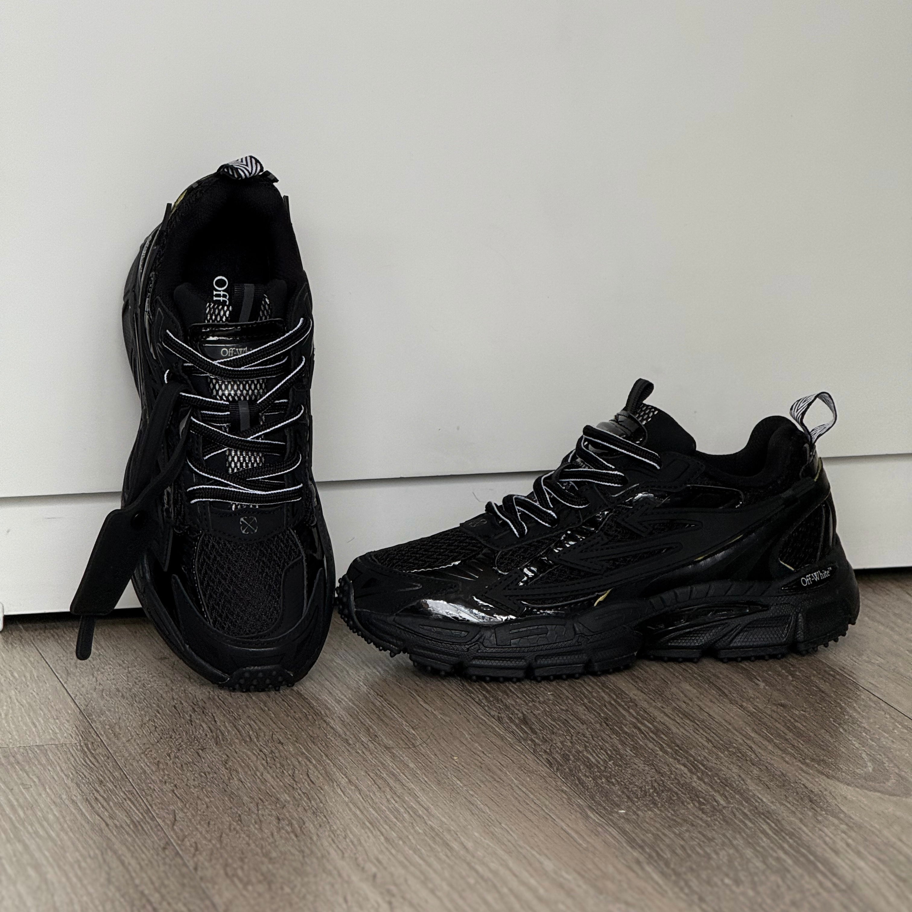 OFF WHITE BE RIGHT / BACK BLACK