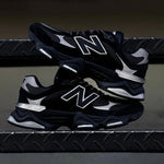 NEW BALANCE 9060 / BLACK REFLECTIVE