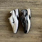 NIKE INTIATOR / WHITE BLACK