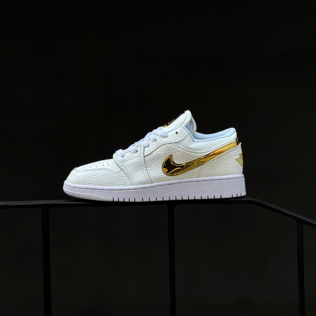 AIR JORDAN 1 LOW SE / WHITE GOLD