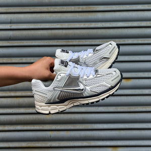 NIKE ZOOM VOMERO 5 / GREY