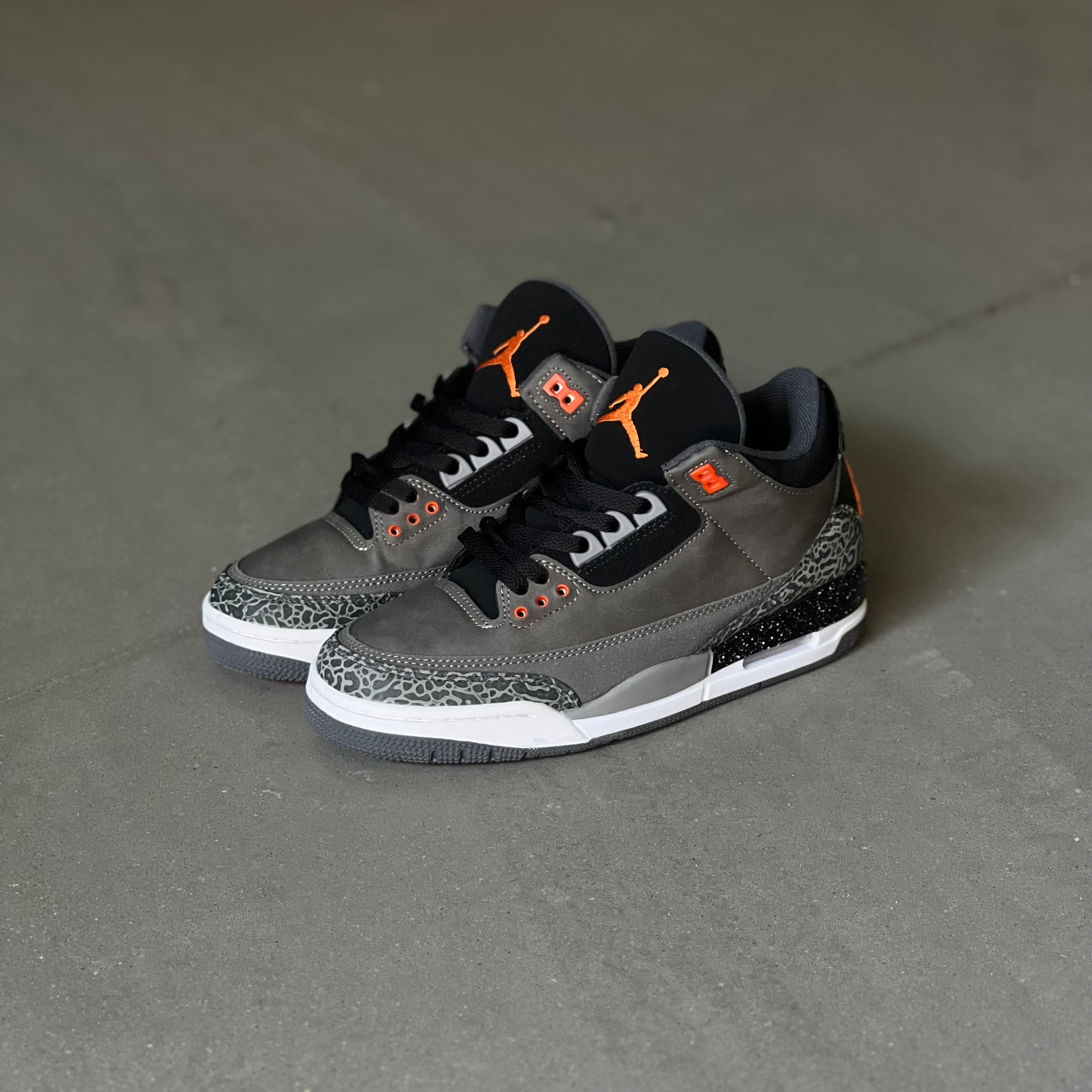 AIR JORDAN 3 RETRO / FEAR PEACK