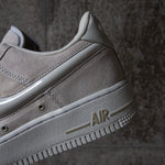 NIKE AIR FORCE ONE / LIGHT