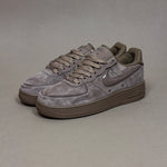 NIKE AIR FORCE 1 / MINK BROWN