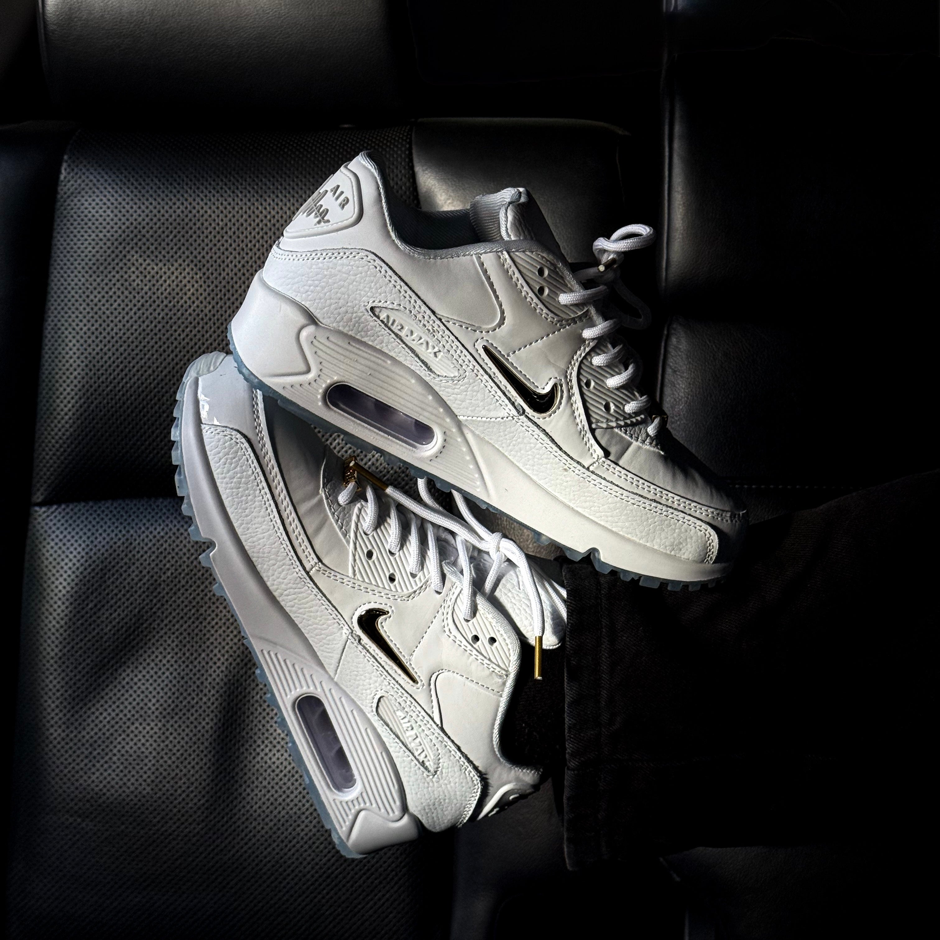 NIKE AIR MAX 90 NRG / RADIO WHITE