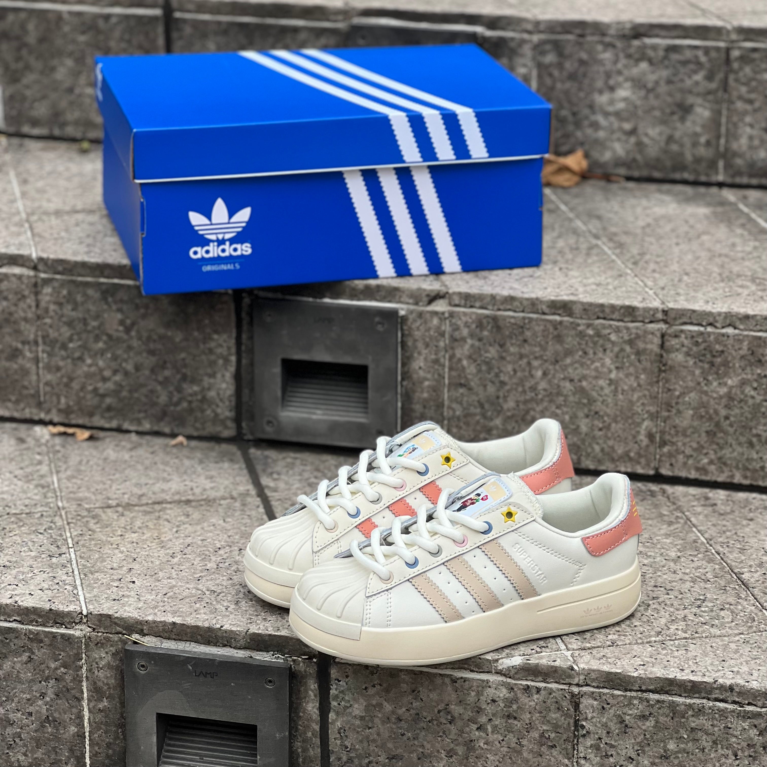 ADIDAS SUPERSTAR / WHITE FLOWERS